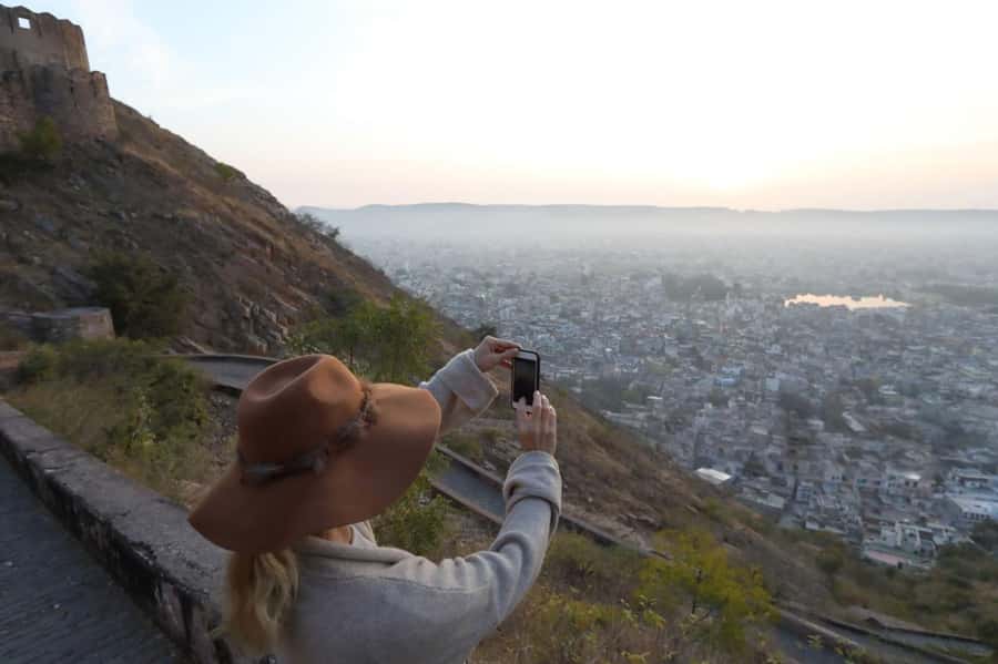 Jaipur: Tour with Nahargarh Sunrise or Monkey Temple Sunset - Block printing and jewelry workshops