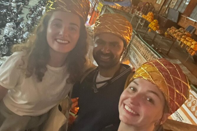 Jaipur@Twilight Guided Heritage City walk tour with Food Tasting - Marble artists on Khajane Walon Ka Rasta