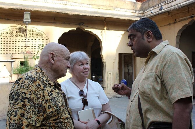 Jaipur walking tour. - Temple visits and respectful behavior