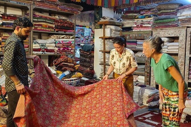 Jaipur Women Crafts and Shopping Tour - Ratnavali Arts: jewelry, stones, and the need to compare