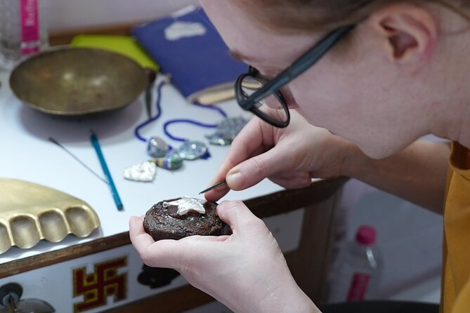 Meenakari Enamelling Experience on Silver Jewellery in Jaipur - A close look at engraving and enameling
