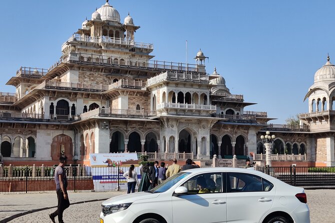 One Day Private Tour of Jaipur with Guide - Hawa Mahal, Jaipur’s famous honeycomb facade