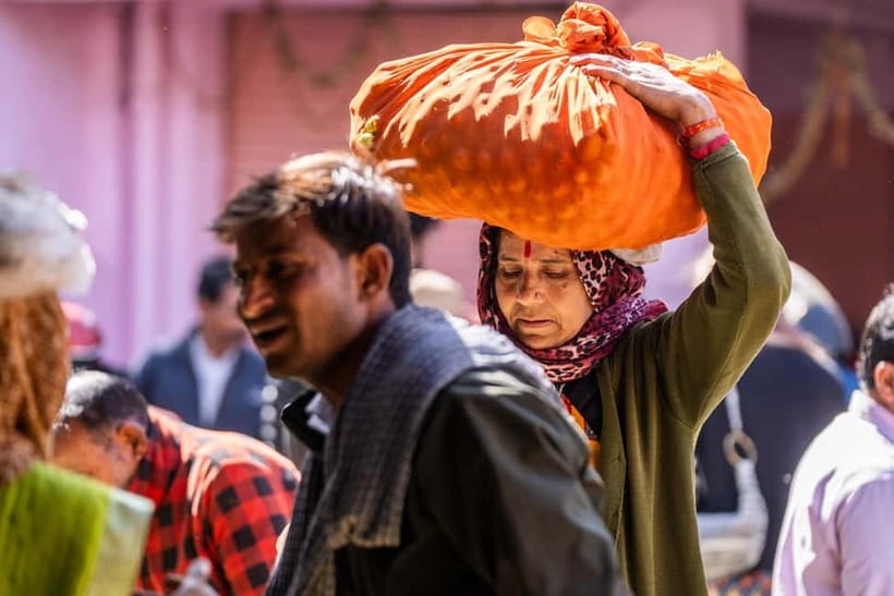 Pink City Walking Tour With Us ( A Haritage Walk in Jaipur) - Govind Dev Ji Temple and the Krishna ceremony