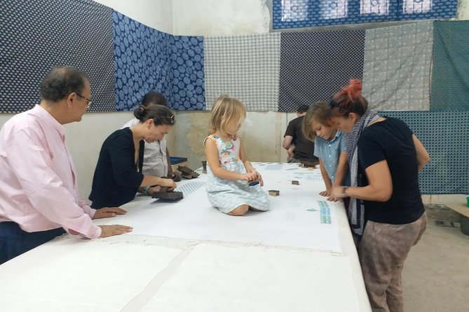 Print your own fabric - Your turn at the printing table