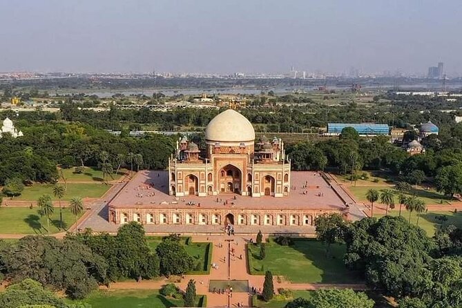 Private 6-Day Golden Triangle Tour: Delhi, Agra, Jaipur by Car - Chand Baori and the road toward Jaipur