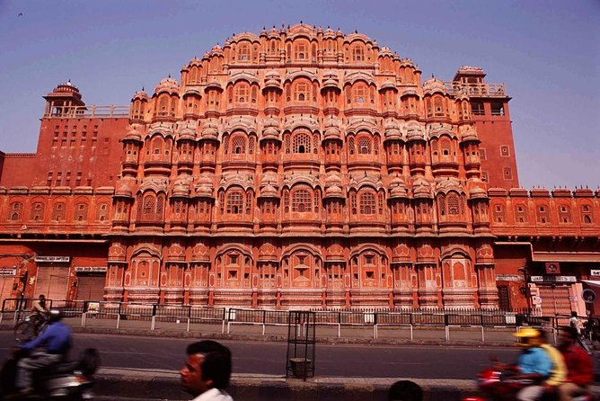 Private Cab for Full day Sightseeing in Jaipur - A private route through Jaipur’s many sides