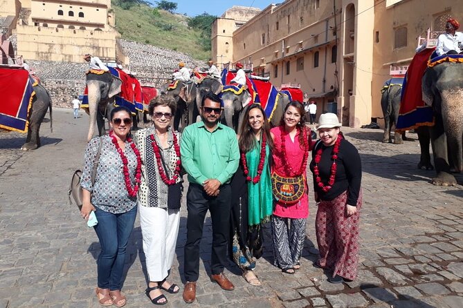 Private day tour of Jaipur with Driver and Guide - Hawa Mahal, Jaipur’s delicate first impression
