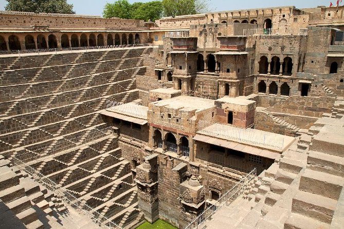 Private Day Trip to Abhaneri Chand Baori Stepwell from Jaipur - Clothing, walking, and practical planning