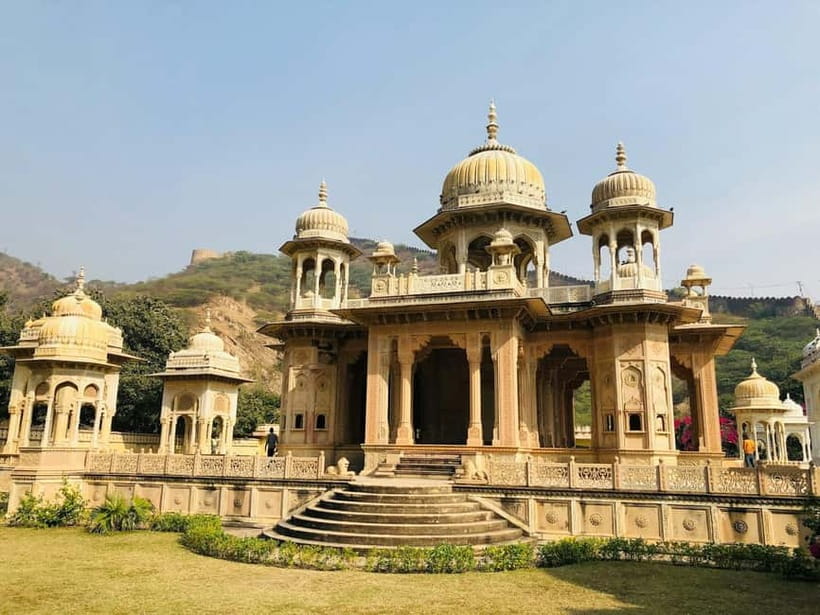 Private Full-Day Jaipur Guided Tour with Monkey Temple - Amber Fort: give the two-hour visit its due