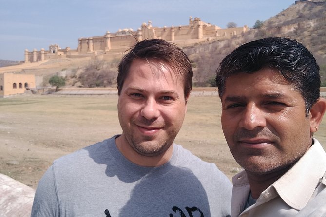 Private Full Day Jaipur Sightseeing With Tickets - Bapu Bazaar: shopping with a time limit