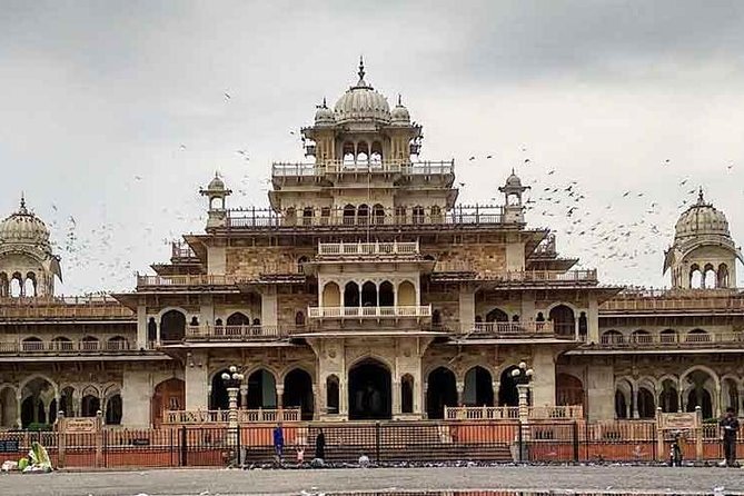 Private Guided Cultural Day Tour of Jaipur - Jal Mahal: a short stop by the lake