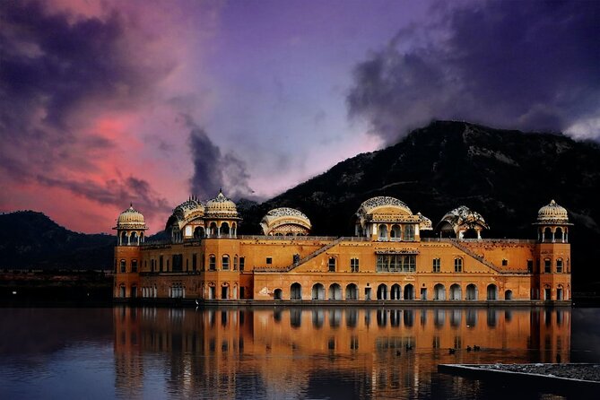 Private Guided Half Day Tour Jaipur - Panna Meena ka Kund is a quick architectural stop