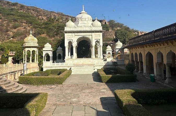 Private Jaipur City Tour by Tuk Tuk Or Car - Gaitore offers a quieter royal pause