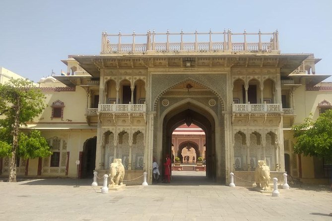 Private Jaipur Full One Day Tour In Pink City With Guide - Hawa Mahal, Jaipur’s famous first impression