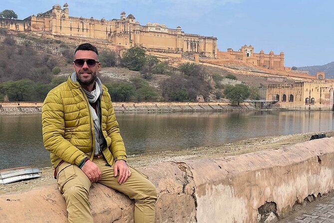 Private Jaipur Half-Day: Amber Fort, Stepwell, Jal Mahal & Gaitor - Amber Fort gives the day its grand opening