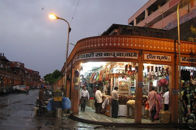 Private Jaipur Half-Day Shopping Tour - Two hours among Bapu Bazar’s everyday goods