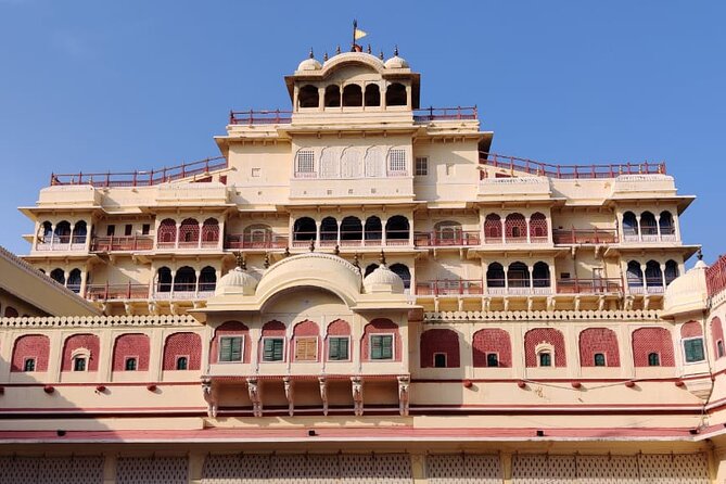 Private Jaipur Tour for Solo Female Traveler with Female Guide - Hawa Mahal and the famous pink facade