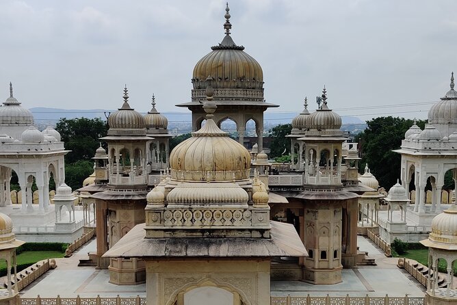 Private Jaipur Tour for Solo Female Traveler with Female Guide - The geometric steps of Panna Meena ka Kund