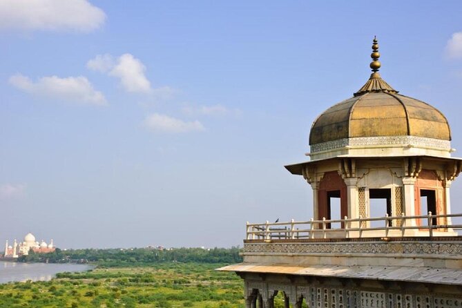 Private Same-Day Taj Mahal & Agra Fort Tour from Jaipur by Car - Arriving in Agra and meeting your local guide