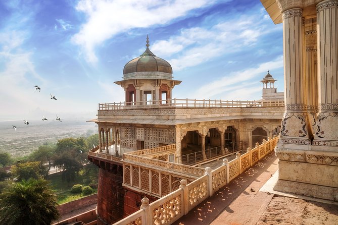 Private Taj Mahal Day Trip from Jaipur Ending in Delhi - Meeting your private guide in Agra