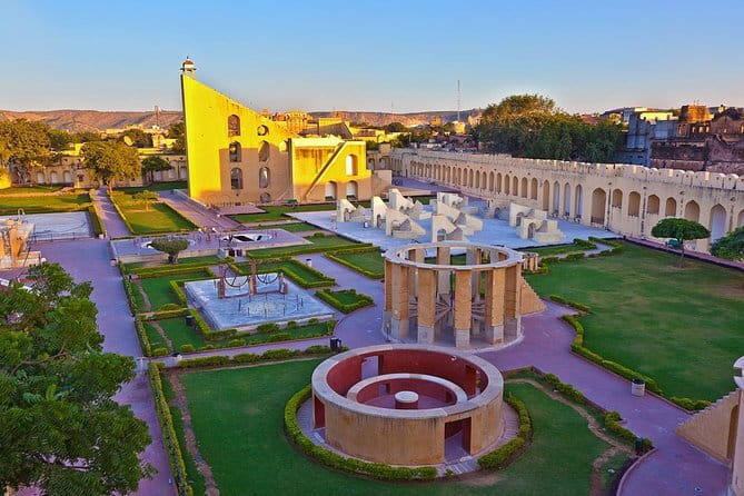 Private Tour of Instagrammable Photogenic Spots in Jaipur - City Palace and the blue walls of Chandra Mahal