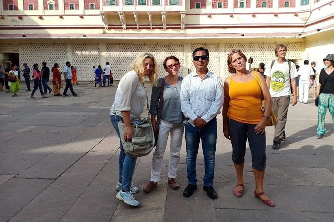 Private Tuk-Tuk Tour of Jaipur with Guide - Why a tuk-tuk works well in Jaipur