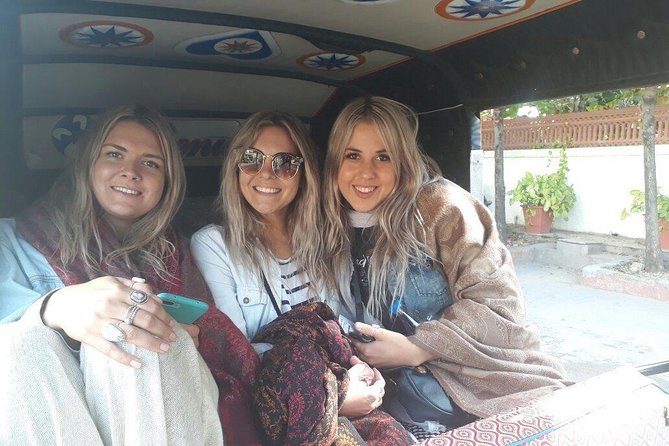 Private Tuk-Tuk Tour of Jaipur with Guide - Hawa Mahal: Jaipur’s famous first glimpse