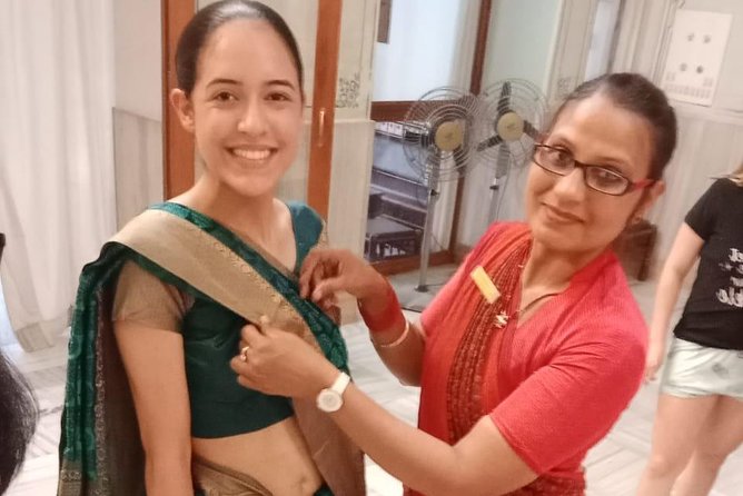 Saree Draping - Timeless elegance of traditional Indian Saree - What the one-hour saree lesson includes