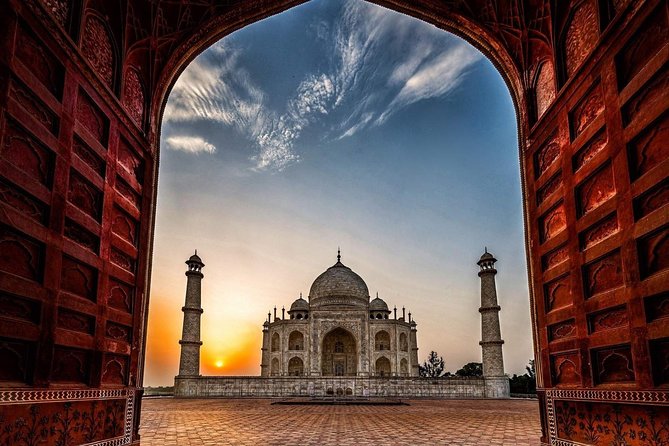 Skip The Line: Taj Mahal Tour From Jaipur With Drop At New Delhi - The local guide and the value of private touring