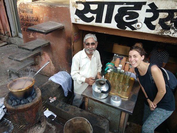 Small-Group Early Morning Pink City Bike Tour - Breakfast, hot chai, and the value of the $20 price