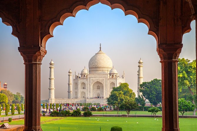 Sunrise Taj Mahal, Agra Fort & Baby Taj Tour from Jaipur by Car - Meeting your guide near the Taj Mahal