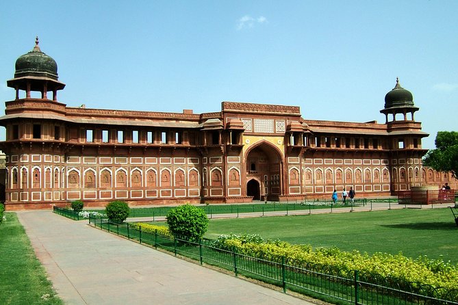 Taj Mahal and Agra Day Tour from Jaipur ending in Delhi by Train - Guide style and photography help