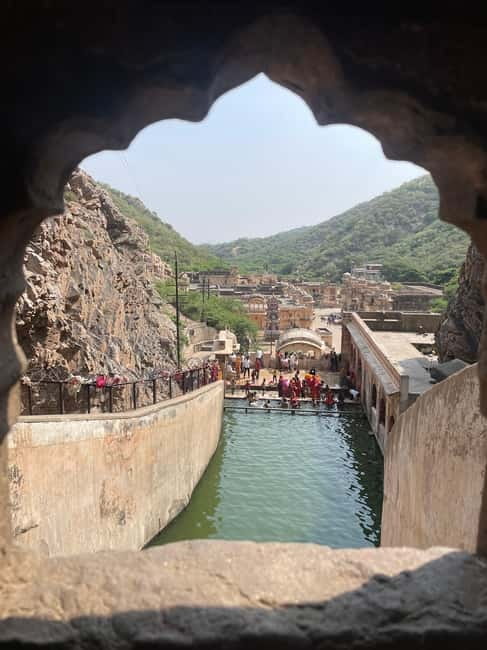 Temple tour of Jaipur with ropeway ride - Entering the Sikh gurdwara and its open kitchen